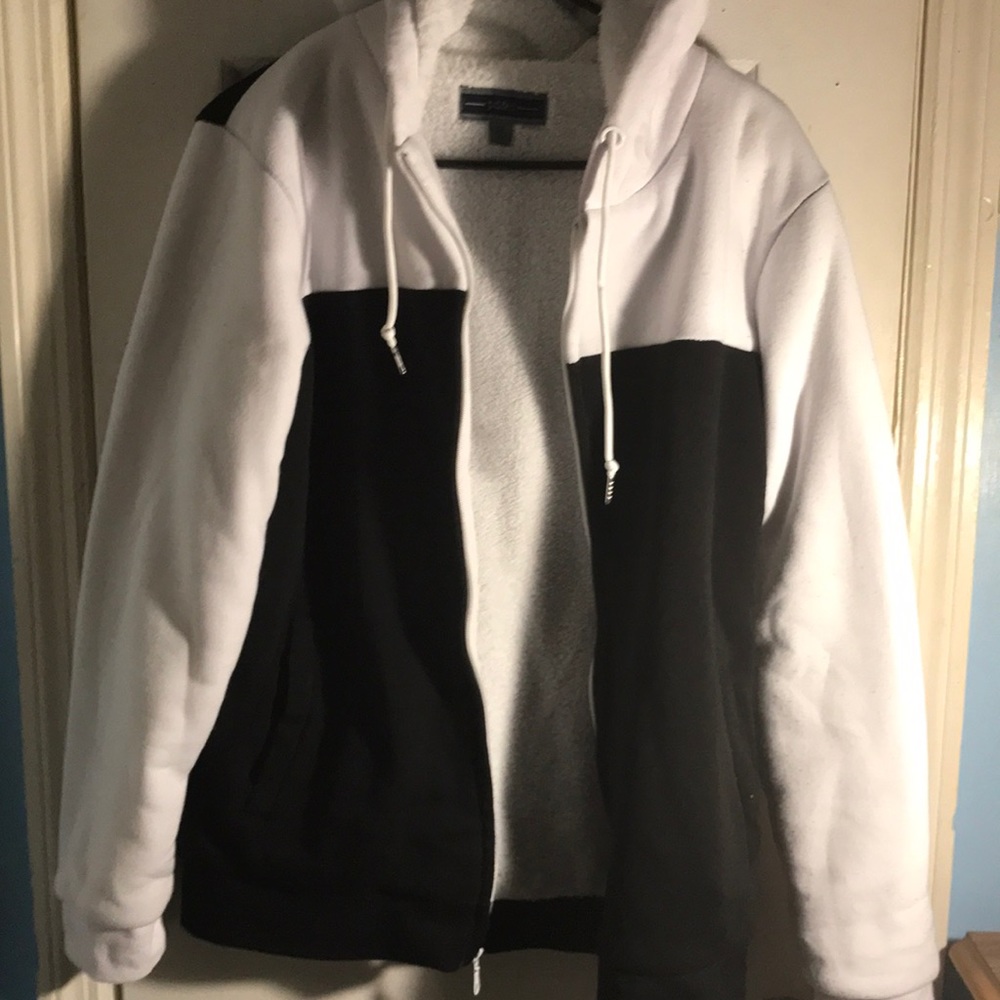 PD&C zip up jacket, size medium, color back and white